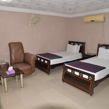Step Inn Hotel Sukkur Εξωτερικό φωτογραφία