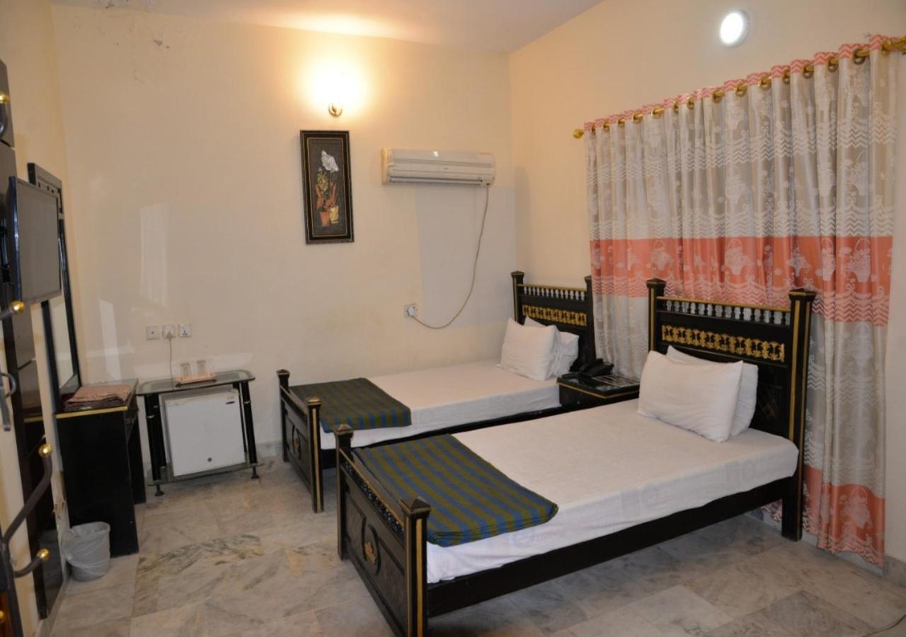 Step Inn Hotel Sukkur Εξωτερικό φωτογραφία