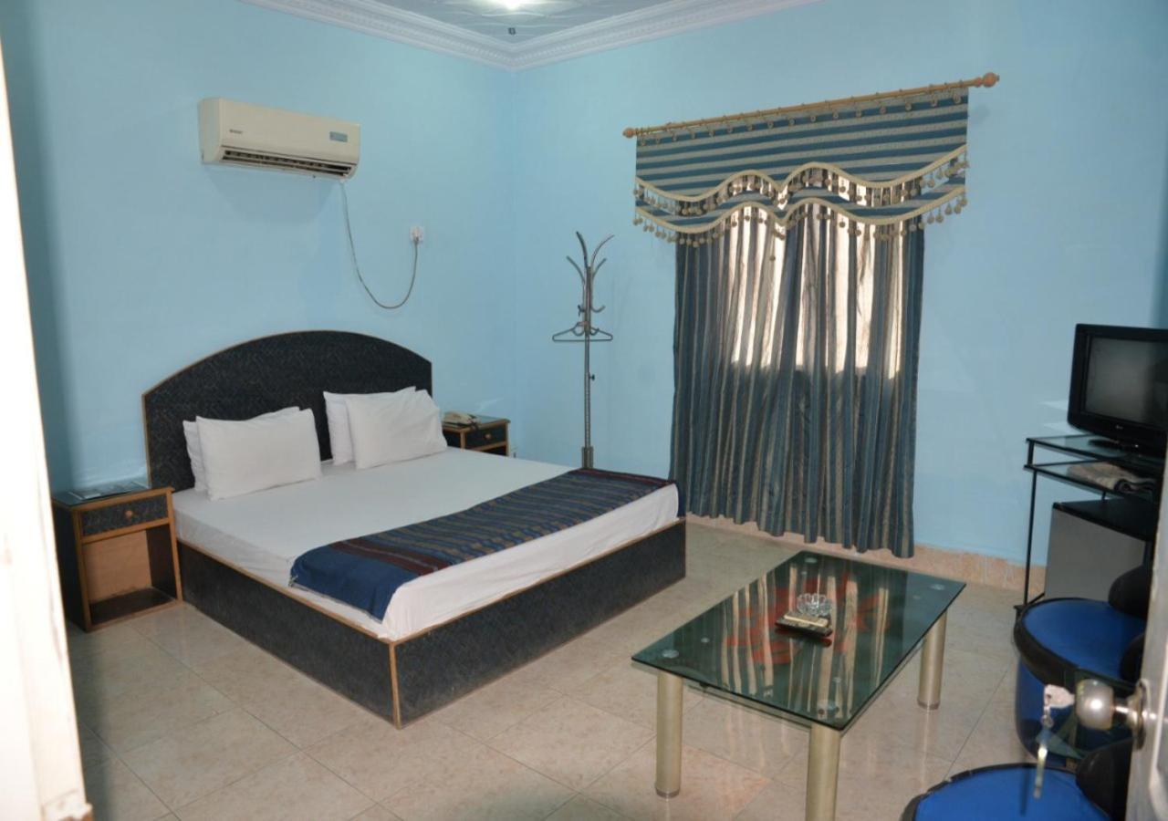 Step Inn Hotel Sukkur Εξωτερικό φωτογραφία
